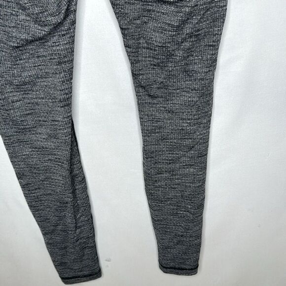 Lululemon Wunder Under Heathered Grey/Black Full Length Leggings. Size 8. - Picture 6 of 8